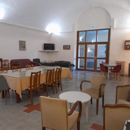 Centre Louis Ormieres Hotel Montauban Bagian luar foto