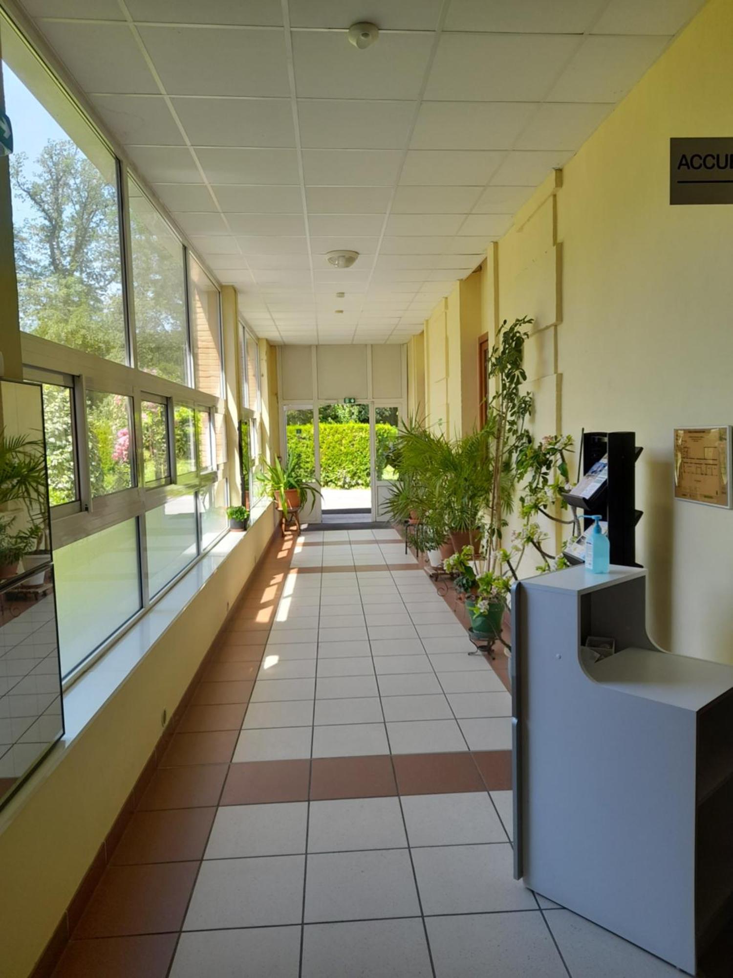 Centre Louis Ormieres Hotel Montauban Bagian luar foto